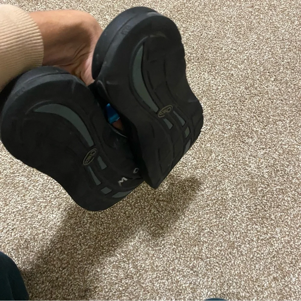 Chacos Women's Blue and Black Slide On Adventure Sandals size 6